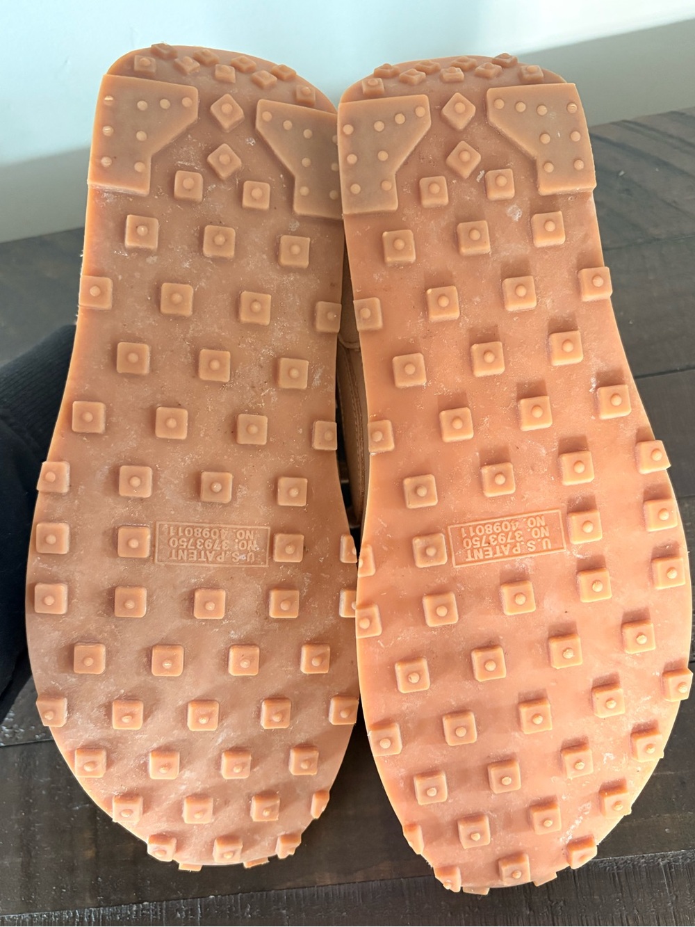 Like New - Nike Retro Runners in Light Beige - Picture 8 of 11